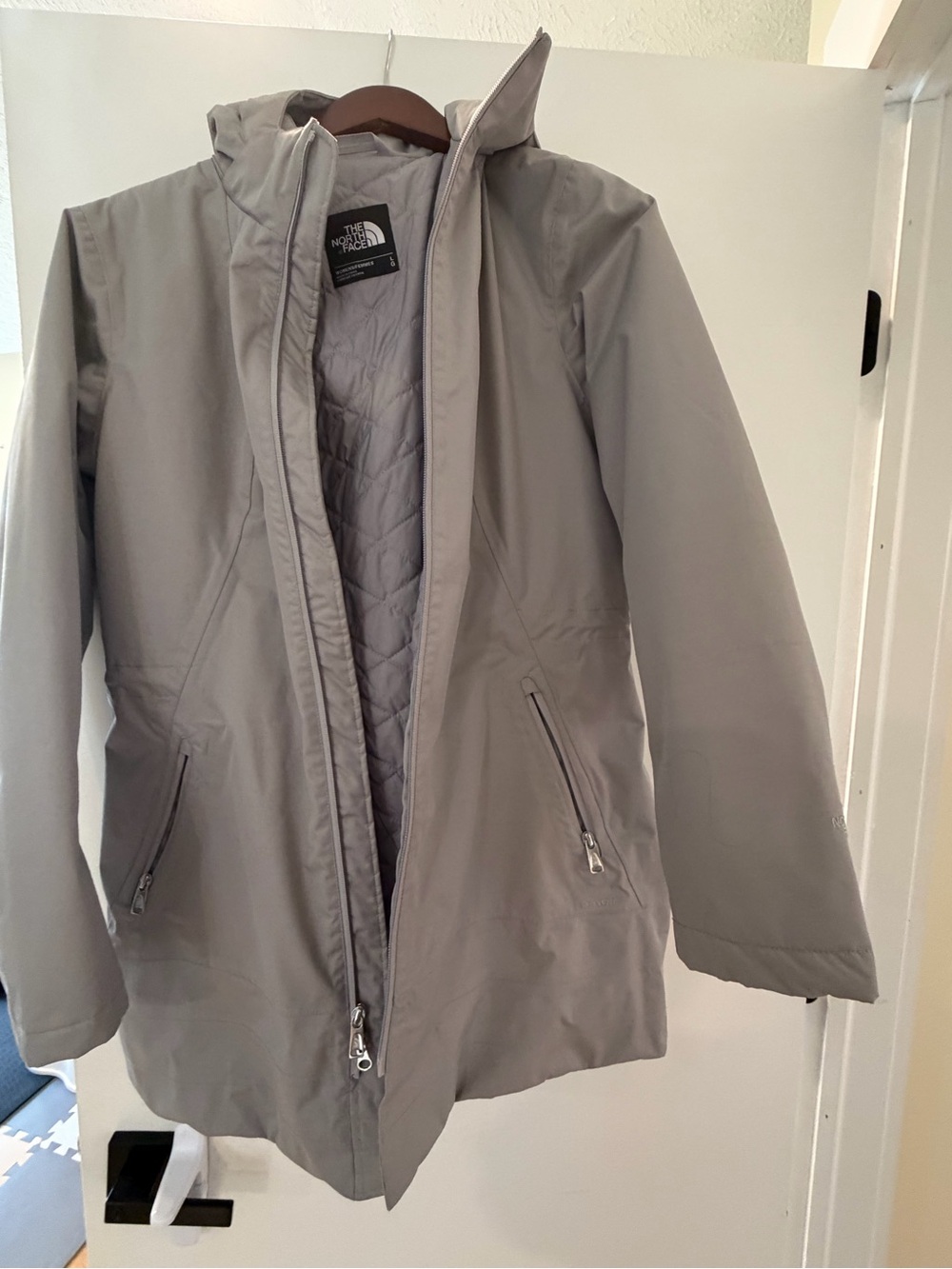 The North Face Women's Light Gray Hooded Ski Jacket